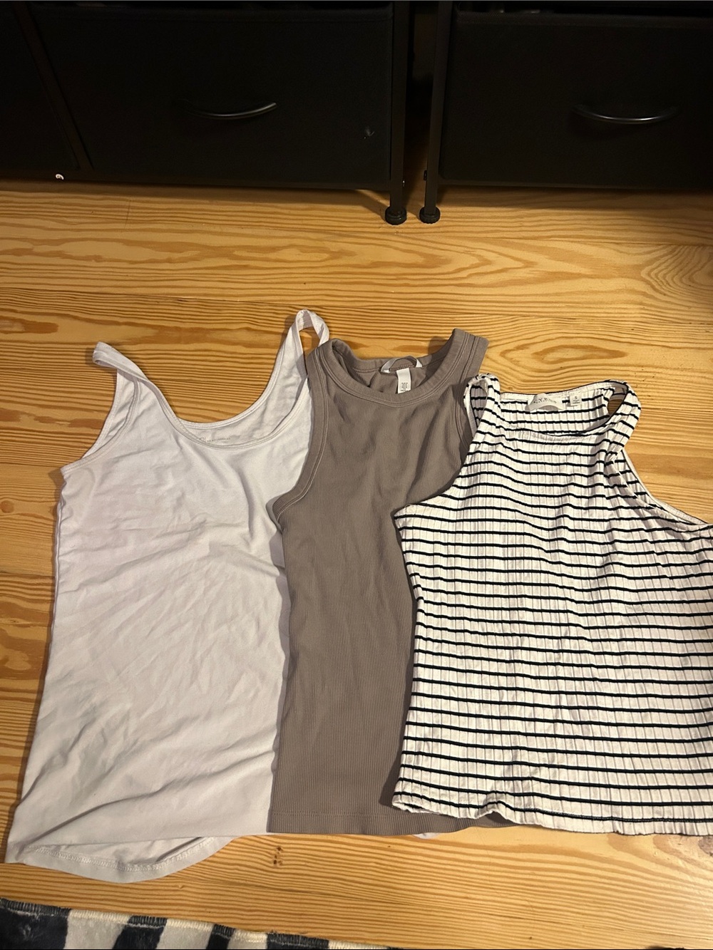 3 Women’s Ribbed High-Neck Tank Top bundle